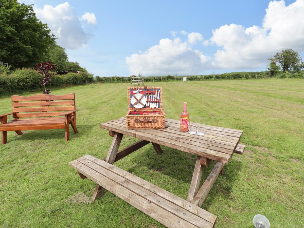 Honeybee Lodge Woodhall Spa Zewnętrze zdjęcie